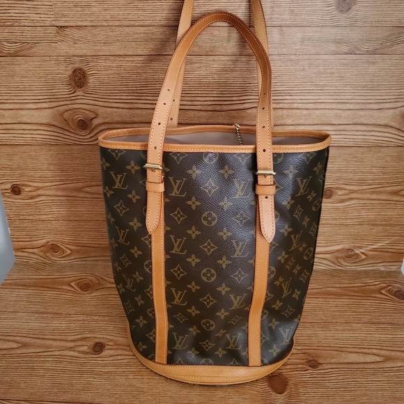 Louis Vuitton Handbags - Louis Vuitton Bucket Large bag
